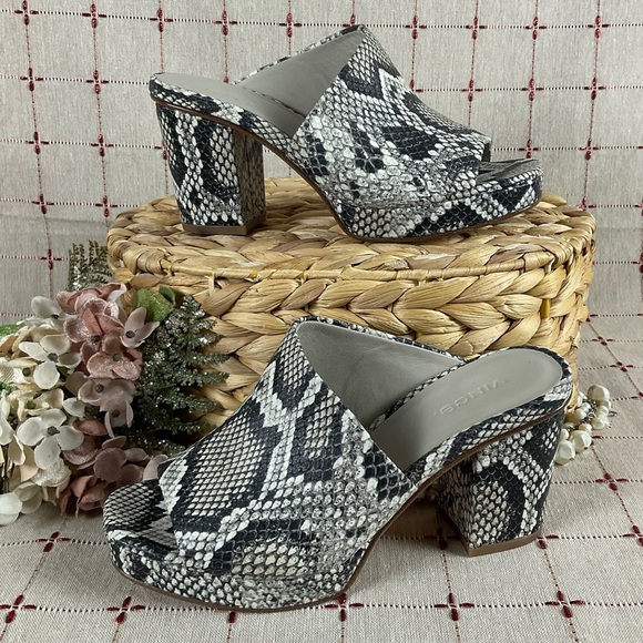 Vince Shoes - Vince “Wyatt” Snakeskin Embossed Leather Heeled Sandals Size 6 Mules NWOB